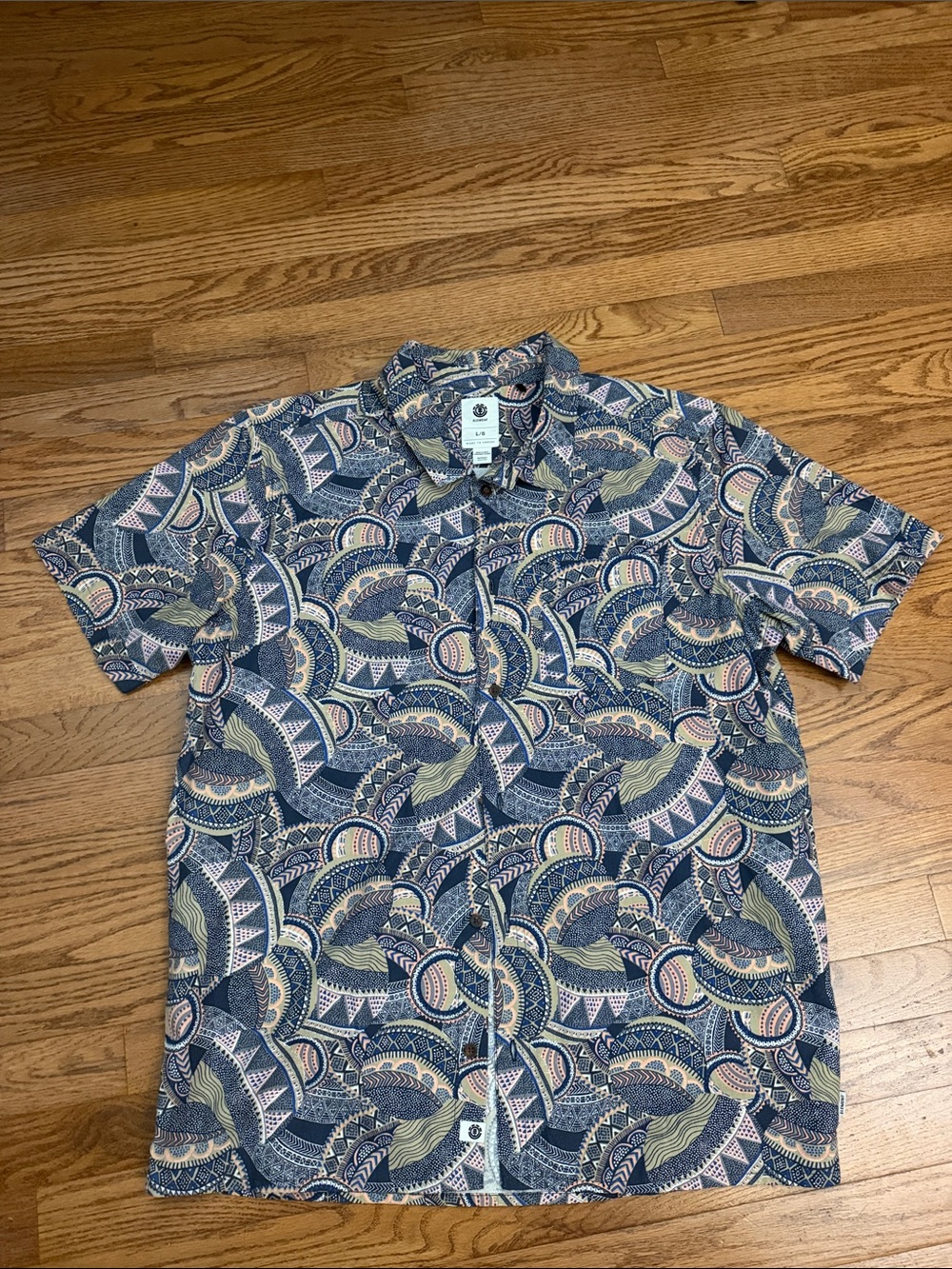 NWOT.  Element. Men's Short-Sleeve Button-Down Shirt - Blue, Green, Cream